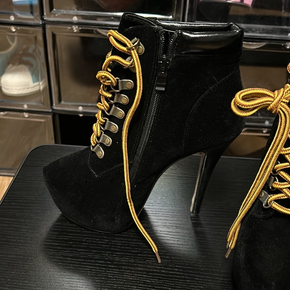 High Heels 38 - Picture 2 of 4